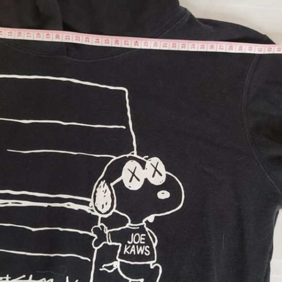 KAWS Uniqlo Limited Peanuts Snoopy Logo Hoodie Sweatshirt - Picture 3 of 8